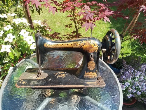 Old singer sewing machine - sewing, for