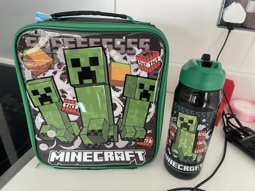Minecraft school lunch - school,