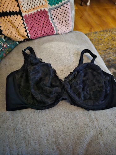 Ann summers black lacy bra - black,