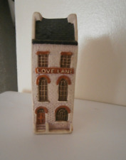LOVE LANE MINIATURE CERAMIC HOUSE - BUILDING 758 - BY PHILIP LAURESTON vgc