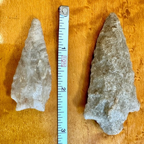 Lot indian arrowheads - lot,