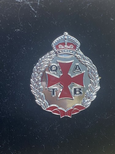 Queensland ambulance cap badge - queensland,