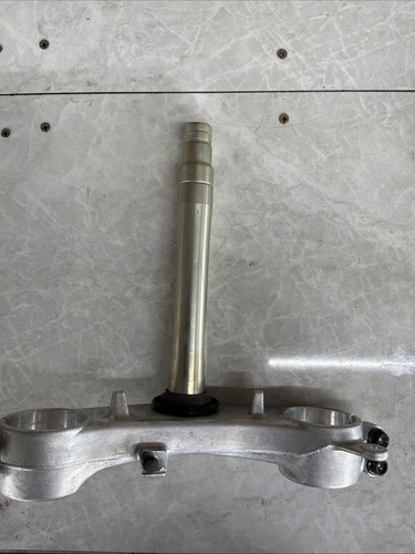 Suzuki gsxr lower yoke and - suzuki,