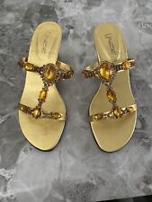 Unze jewel heels size 4 gold