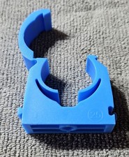 Blue Plastic Hinged 25mm MDPE Water Pipe Clip Interlocking - pack of 4