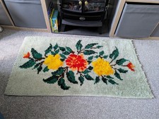 Vintage handmade latch hook wool rug carpet fireside hearth runner bedsideretro 
