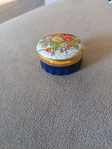 Vintage enamel trinket pill - enamel,