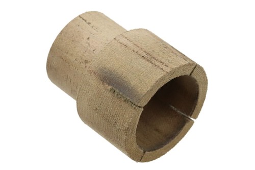 Insulating bushing for