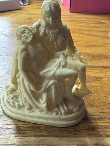 Vintage mini pieta statue - la,