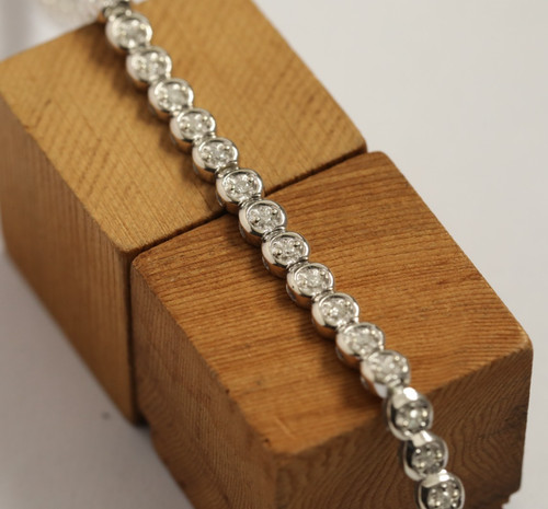 9ct solid white gold - gold, diamond