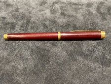 Waterman Gentleman Prestige Fountain Pen 18k 750 Gold Nib Burgundy Gold trim. 