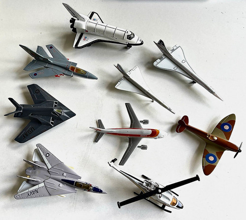 Diecast aircraft - 9,