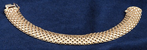 Solid 9ct gold - solid,