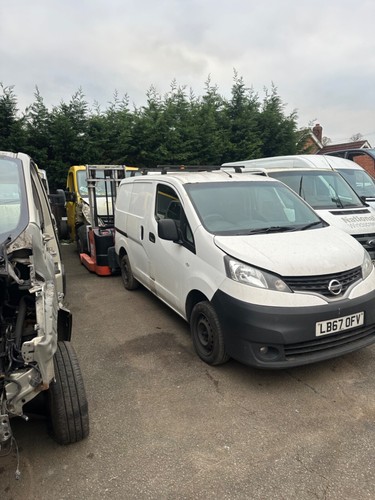 Nissan 200 nv200 - nissan,