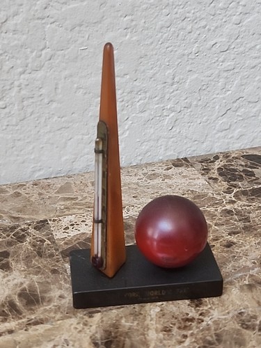 Vintage art deco bakelite - art,