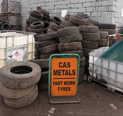 Part worn car tyre - car, 205/65-16