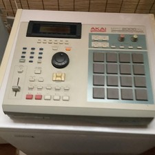 Akai mpc2000xl sampler - akai,