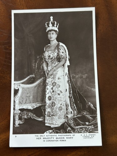 Queen mary coronation robes - queen, in