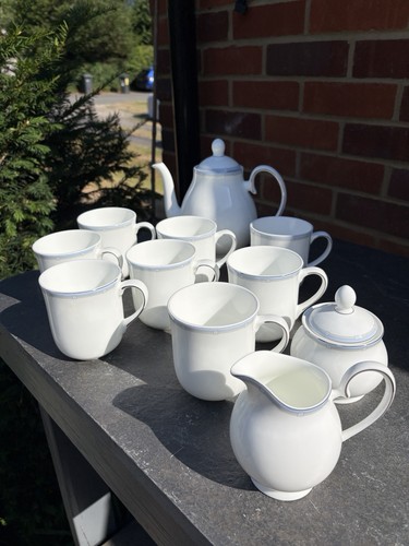 Royal doulton tea set - royal,
