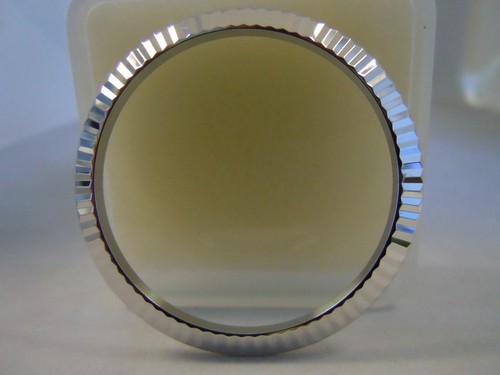 White 18k fluted - white, bezel