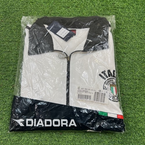 Bnwt italy track football - bnwt,