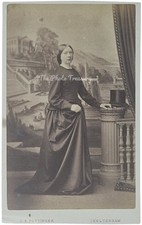 CDV PRETTY LADY IN RIDING HABIT PAINTED BACKDROP BY POTTINGER OF CHELTENHAM 