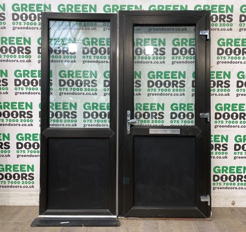 Front door with - door, sidelight
