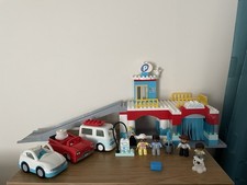 LEGO DUPLO: 100% complete & clean parking garage and Car Wash 10948 camper van 
