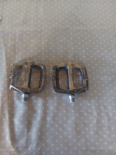 Dmrbikes v12 mtb pedals - dmrbikes,