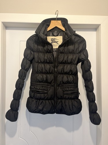 Black womans burberry puffer - burberry,