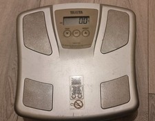 Tanita UM-015A  Scales Body