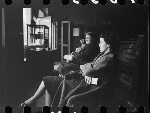1930s women waiting bench - 1930s,