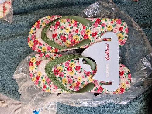Bnwt slydes cath - bnwt,
