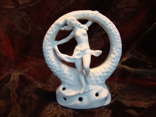 Flower holder figurine - figurine, bathing
