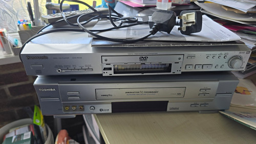 Toshiba 752uk vhs vcr - vcr, video