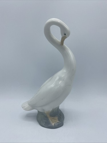 Nao lladro white - by, swan'