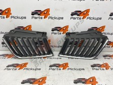 Mitsubishi L200 Pair of radiator grills PN MN142329, MN142328 2006-2010 MN142329
