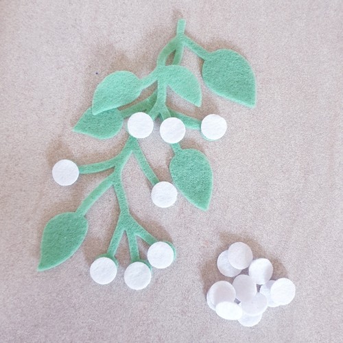 Felt mistletoe berries - felt, &