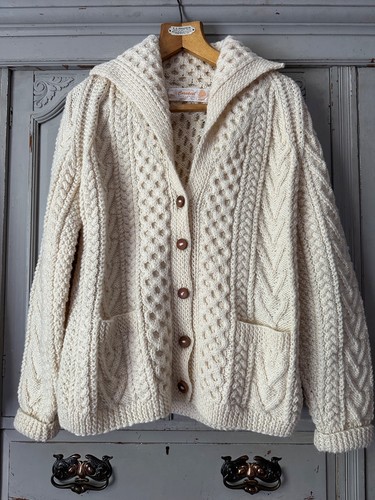 Vintage hand knitted - hand,