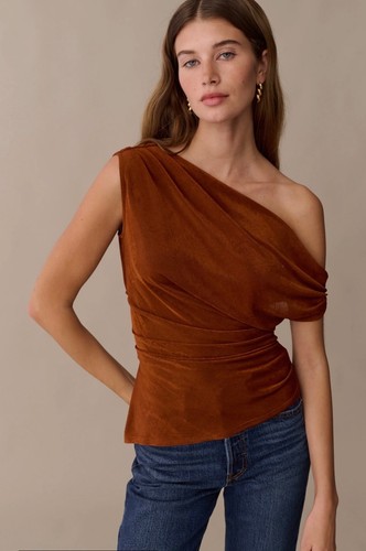 Kourt few moda - by,