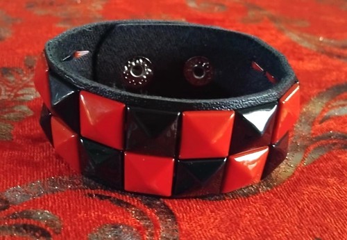 Row black red studded - 2,
