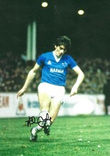 ALAN IRVINE EVERTON SIGNED 12 X 8 INCH PHOTO - Assistant Manager+