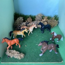 6 Mini plastic Horses! Educational! Small 4-5 cm, Party bag toys! Animals! 