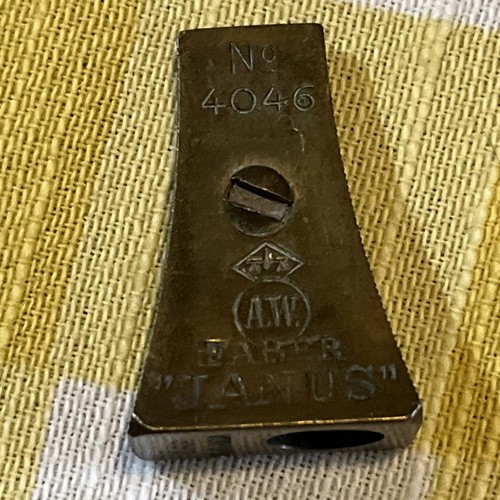 4046 janus bronze - no, pencil
