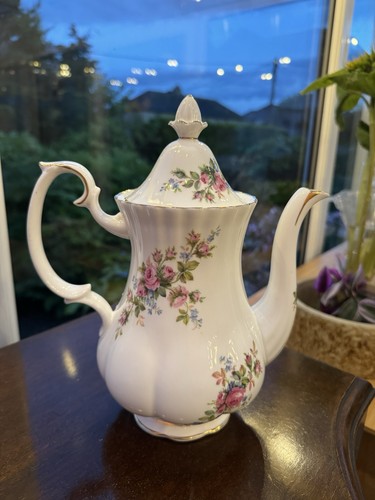 Royal albert moss - moss, rose