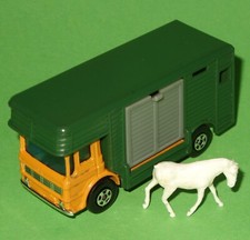 Matchbox Superfast / 17 AEC Horse Box & Horse