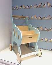 Le Toy Van kids wooden HONEYBAKE SHOPPING TROLLEY pretend play