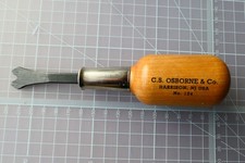 Osbourne Staple Lifter - No.124 - Upholstry tool.