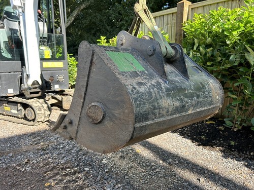 900mm wide tonne excavator - wide,