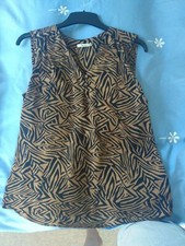 Ladies Sleeveless Blouse Size 10